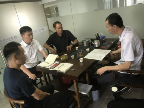 安遠(yuǎn)縣東江電商集團(tuán)有限公司謝培有一行 到協(xié)會座談交流